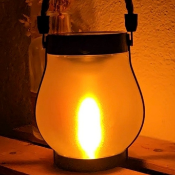 Gartenlampe mit flackerndem Flammeneffekt für den Aussenbereich