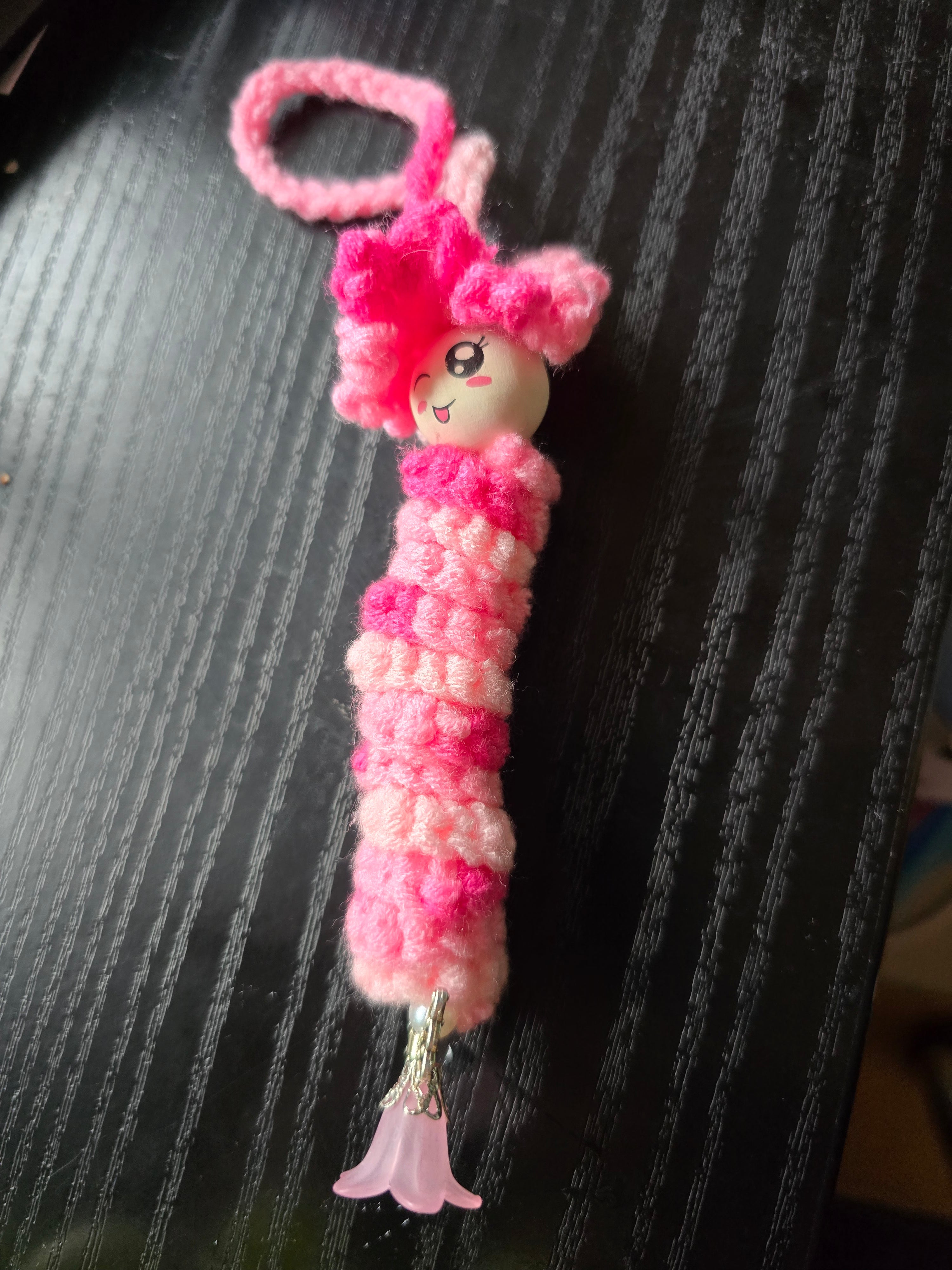 🧶 Handgemachte Sorgenwürmli – kleine Glücksbringer mit grosser Wirkung